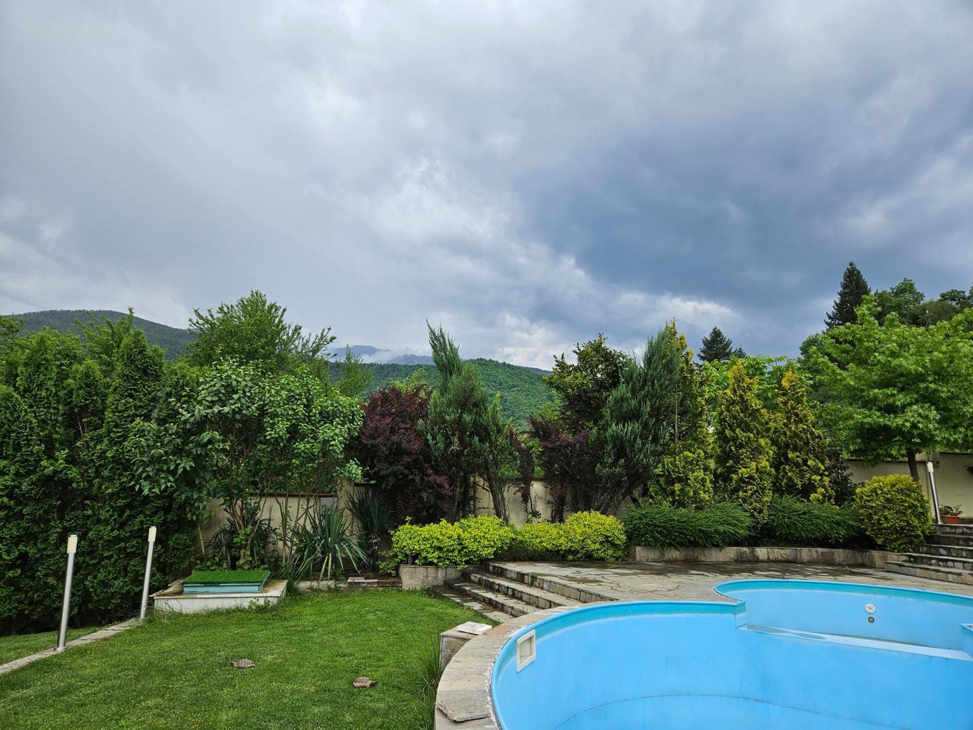 Family Hotel Komhotel Berkovitsa Luaran gambar